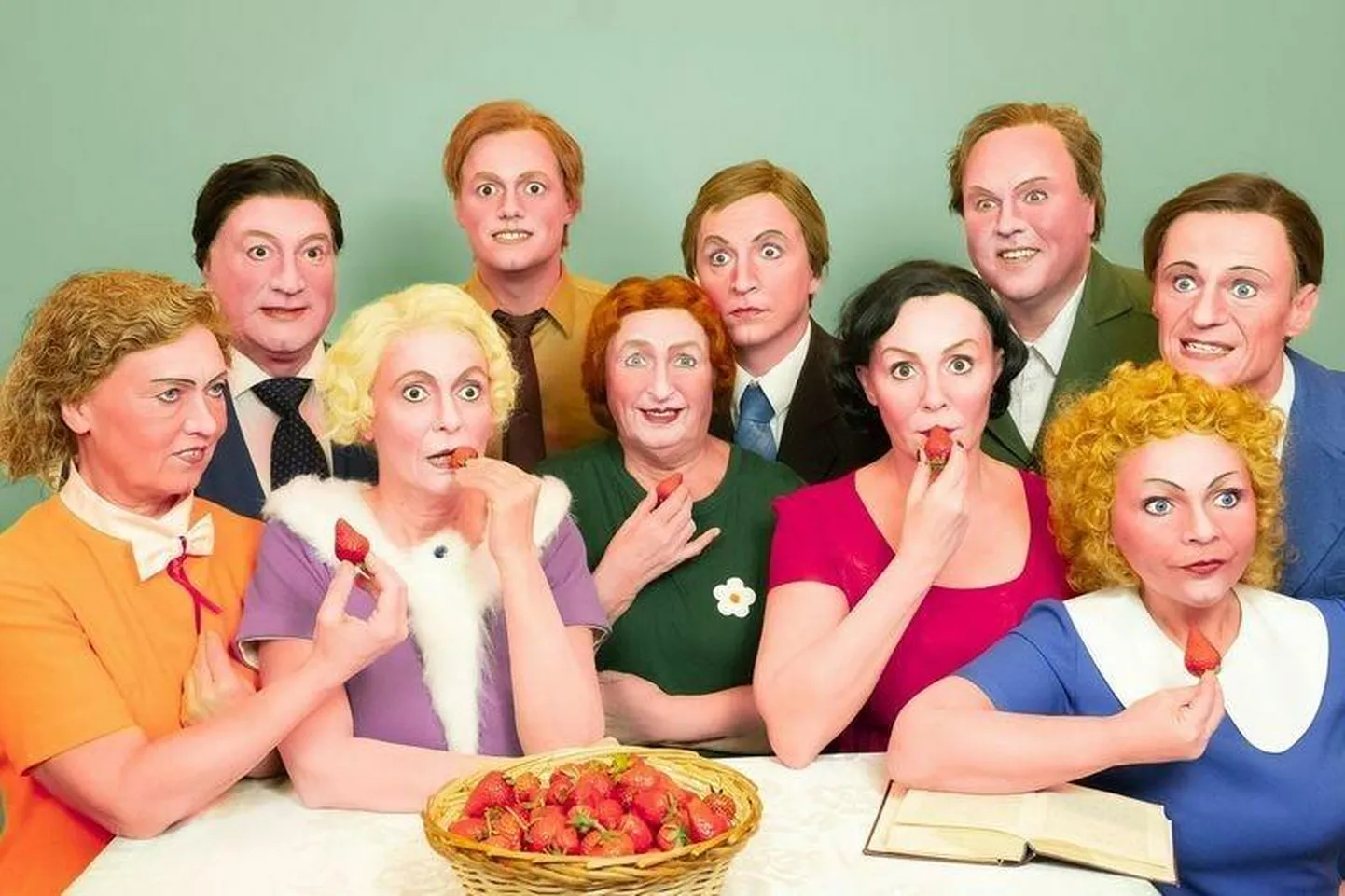 Ugala teater mängib suvel Viljandi muuseumi hoovis lavastust "Kondas ja maasikasööjad", mis toob vaatajate ette 1980. aasta värvika Viljandi koos kohalikele hästi tuntud linnaelanikega.