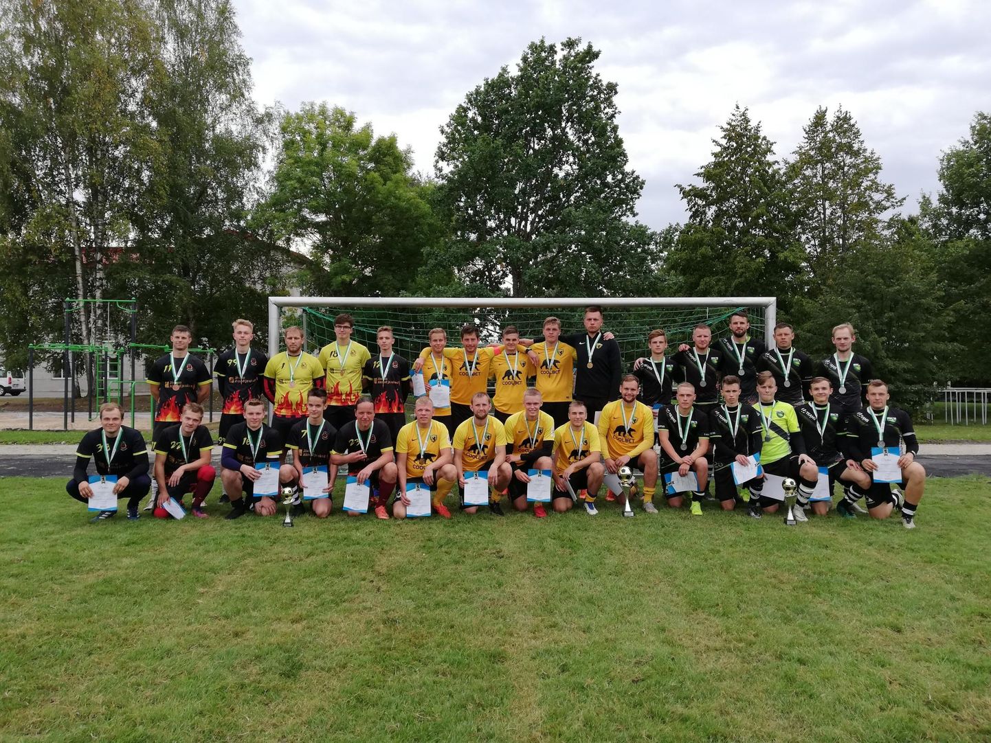 Pärnumaa jalgpalli meistritiitli võitis Pärnu JK Vapruse meeskond. Teise ja kolmanda koha saavutasid Vändra Vaprus ja Tori Põrgulised.