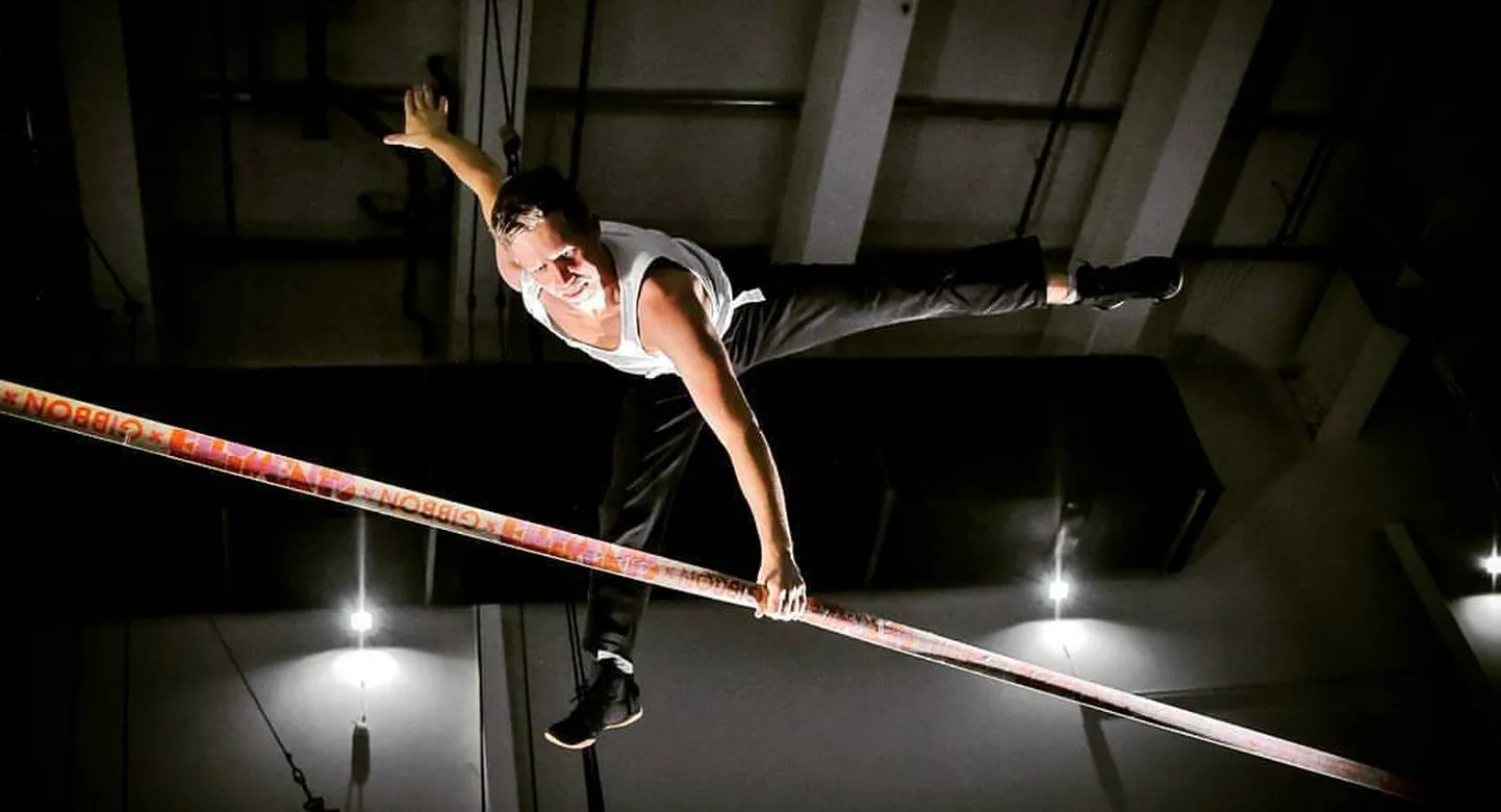 Eesti kuulsaim slackliner ja maailmarekordiomanik Jaan Roose.
