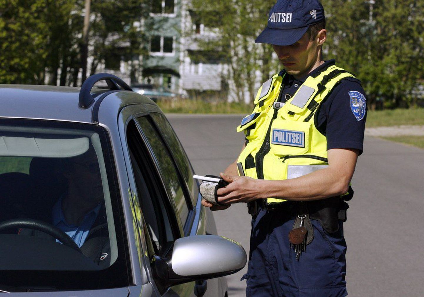 Полиция проводит алкотест на одной из магистралей Таллинна.