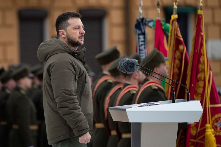 Президент Украины Владимир Зеленский 24 февраля 2023 года на Софийской площади в Киеве на церемонии посвященной годовщине полномасштабного российского вторжения в Украину.
