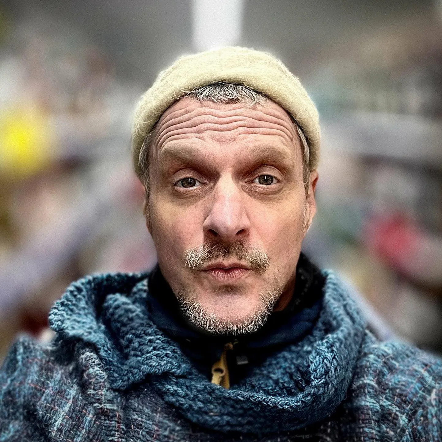 DJ Koze ehk Stefan Kozalla on üks saksa elektroonilise muusika omanäolisemaid ja mängulisemaid loojaid.