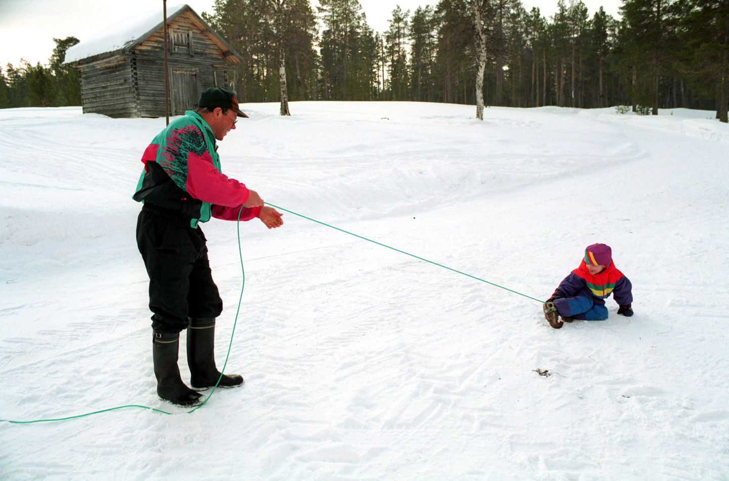 Lapimaal köiega mängiv pere 1996. aastal, mil Soomes oli sündimus praegusest suurem.
