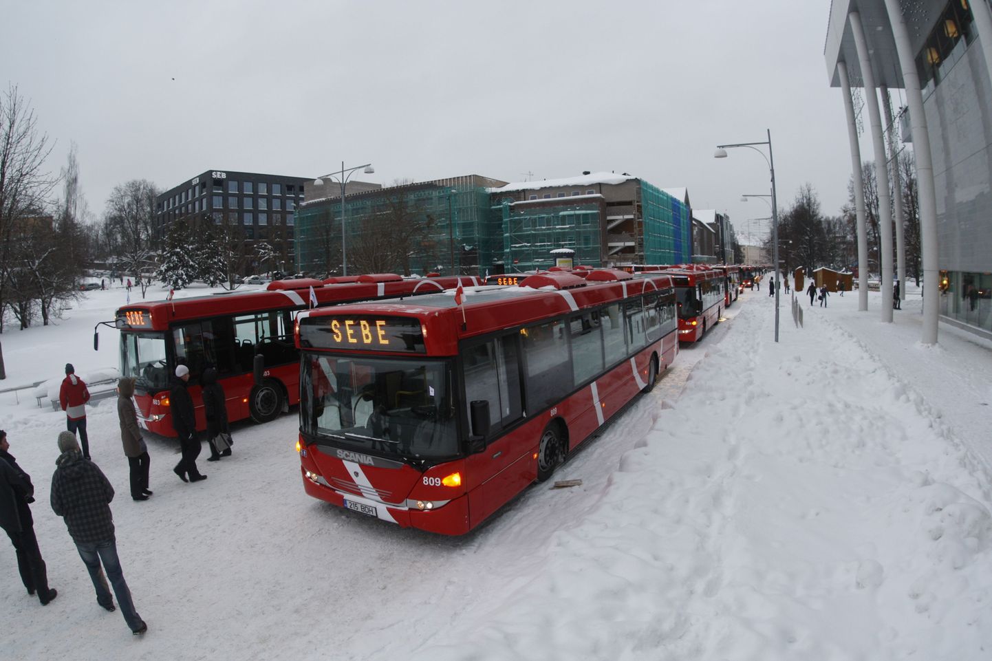 Sebe tuli Tartu linnaliinidele uute bussidega 2011. aastal, sama peaks tegema ka Tartu linna lepingupartner, kes alustab tööd 2017. aasta suvel.