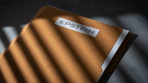 Brunels, Epstīna draugs. 2011. gadā viņš darbojās modeļu konkursa žūrijā Latvijā