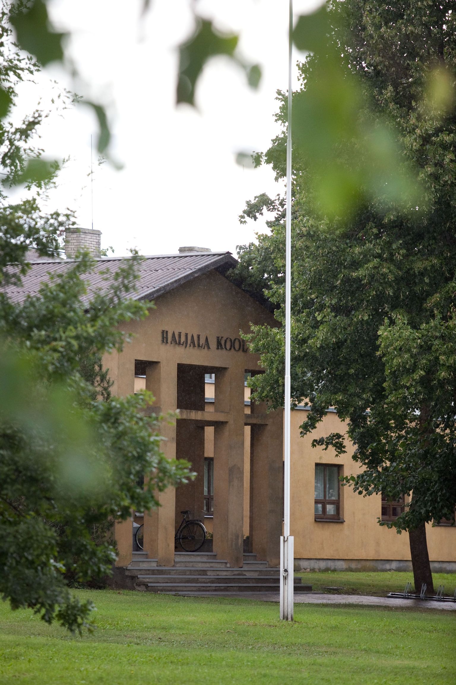 Eesti Õpetaja ausammas püstitatakse Haljala kooli juurde, kust idee on pärit.