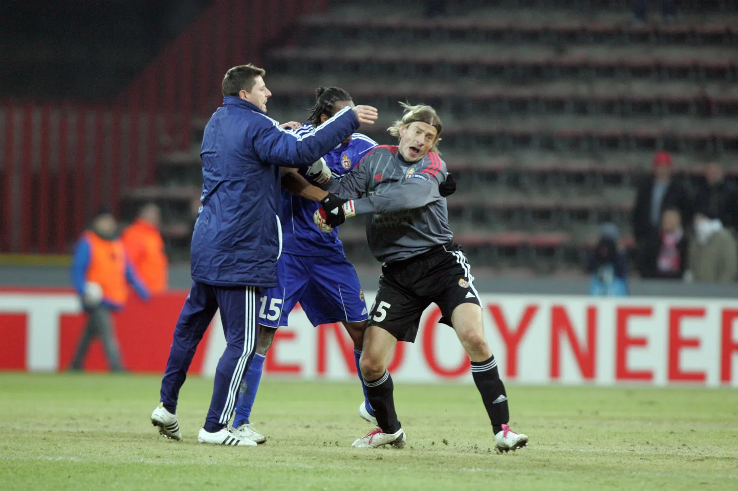 В матче одной шестнадцатой финала Лиги Европы с бельгийским "Льежем" Сергей Парейко не совладал с эмоциями.