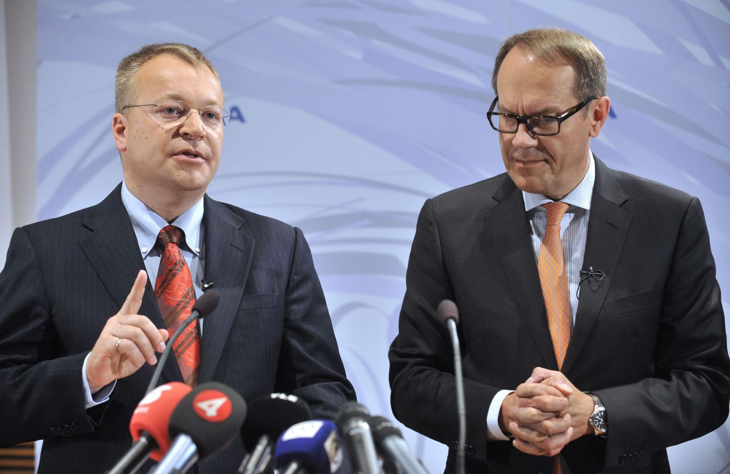 Stephen Elop ja Jorma Ollila (paremal).