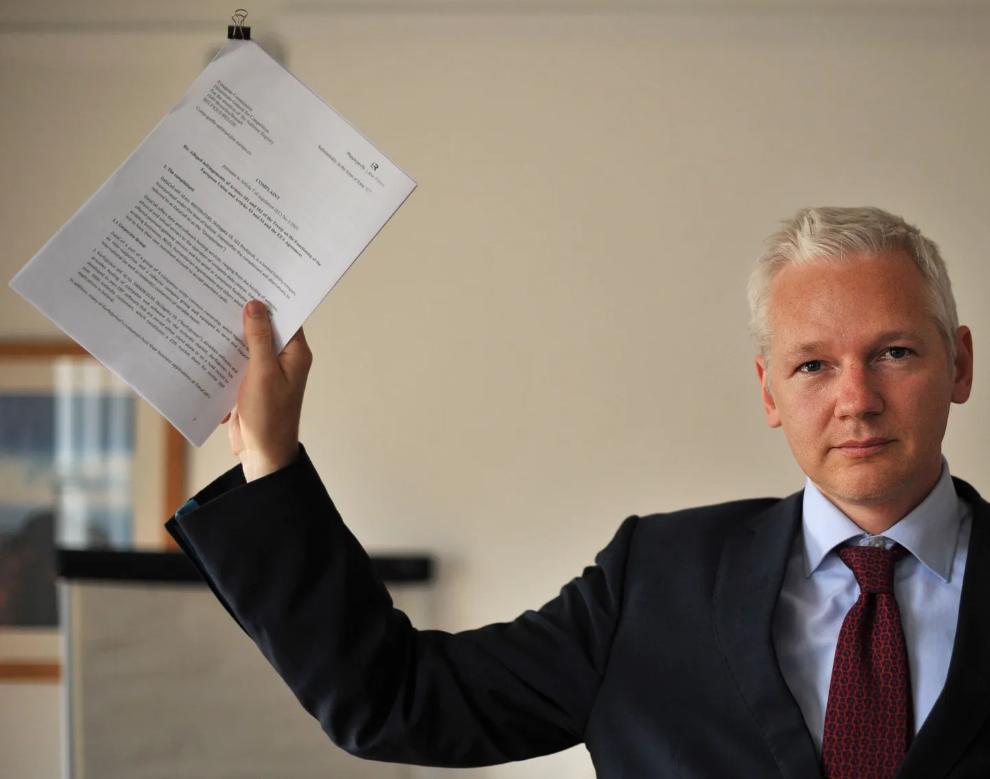 Wikileaksi asutaja Julian Assange juulis Londonis.
