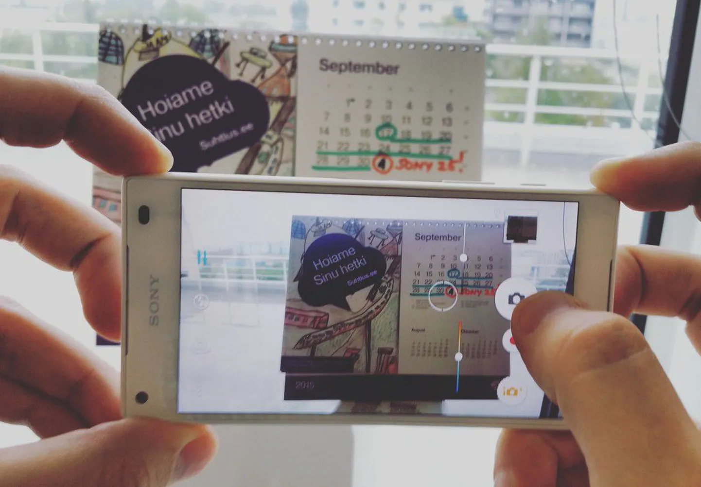 Veekindel Sony Xperia Z5 Compact on käes mugav ja teeb väga häid pilte.