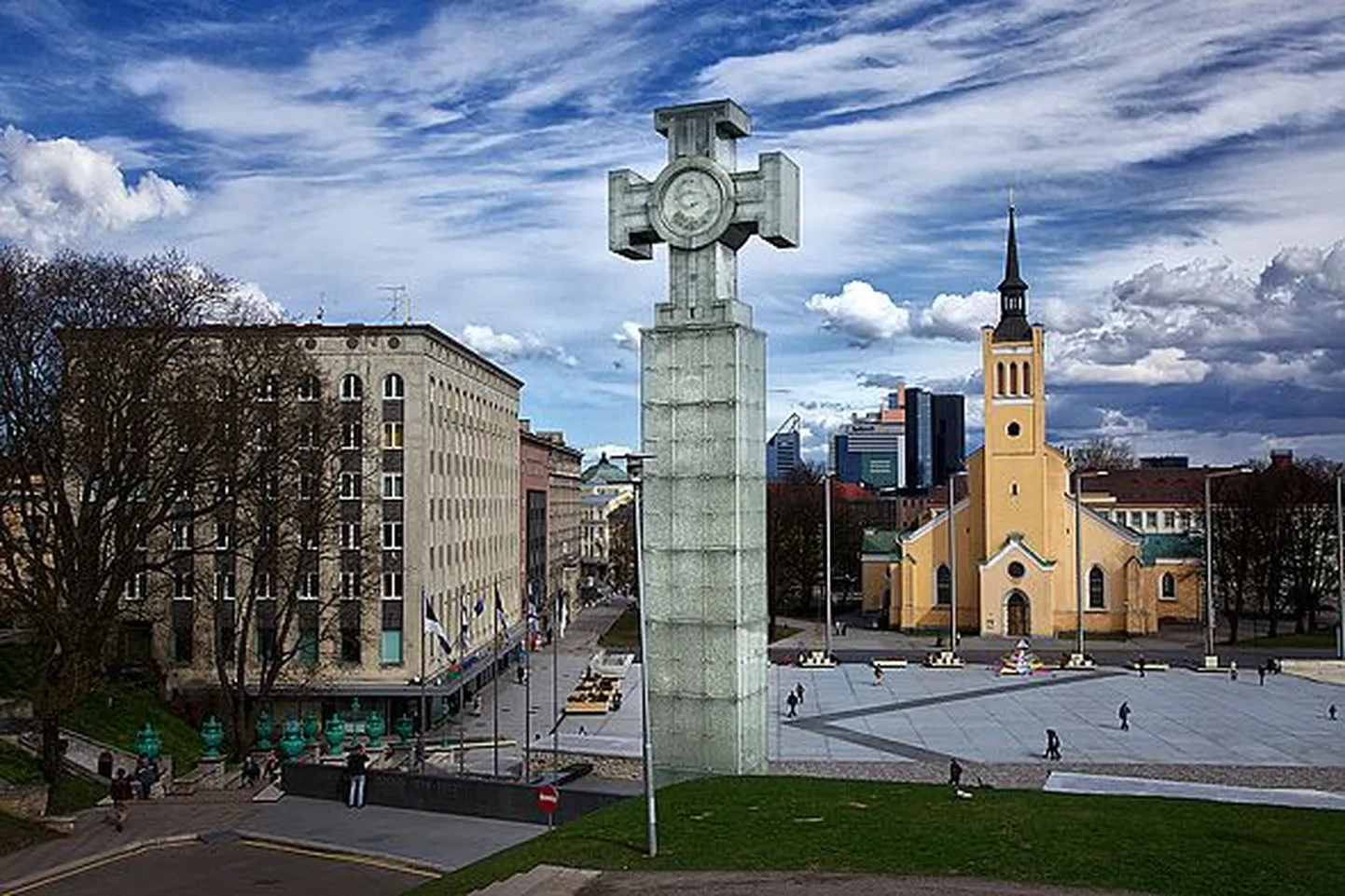 Savisaare Liidu videoklipis on jätkuvalt alles ilma loata võetud pilt Vabadussõja võidusambast. Postimees avaldab foto autori loal.