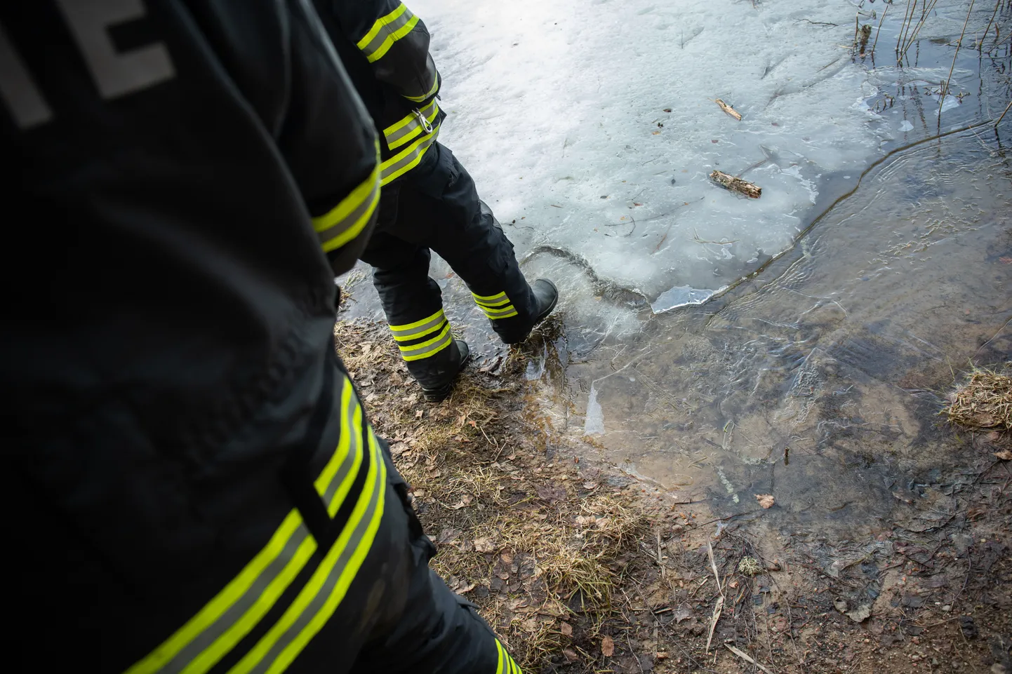 Päästjad kontrollisid, kuidas kalamehed peavad kinni jääle mineku keelust.