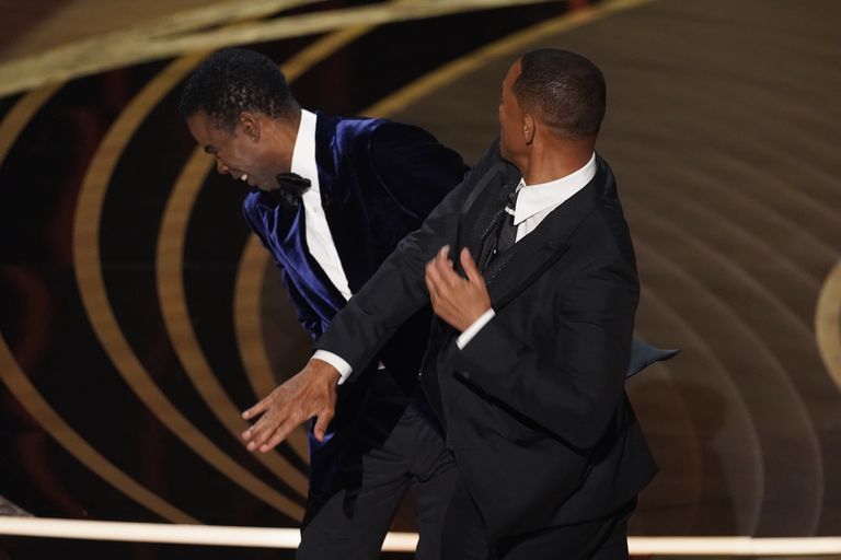 Will Smith virutas Chris Rockile Oscarite otse-eetris lahtise käega näkku. 