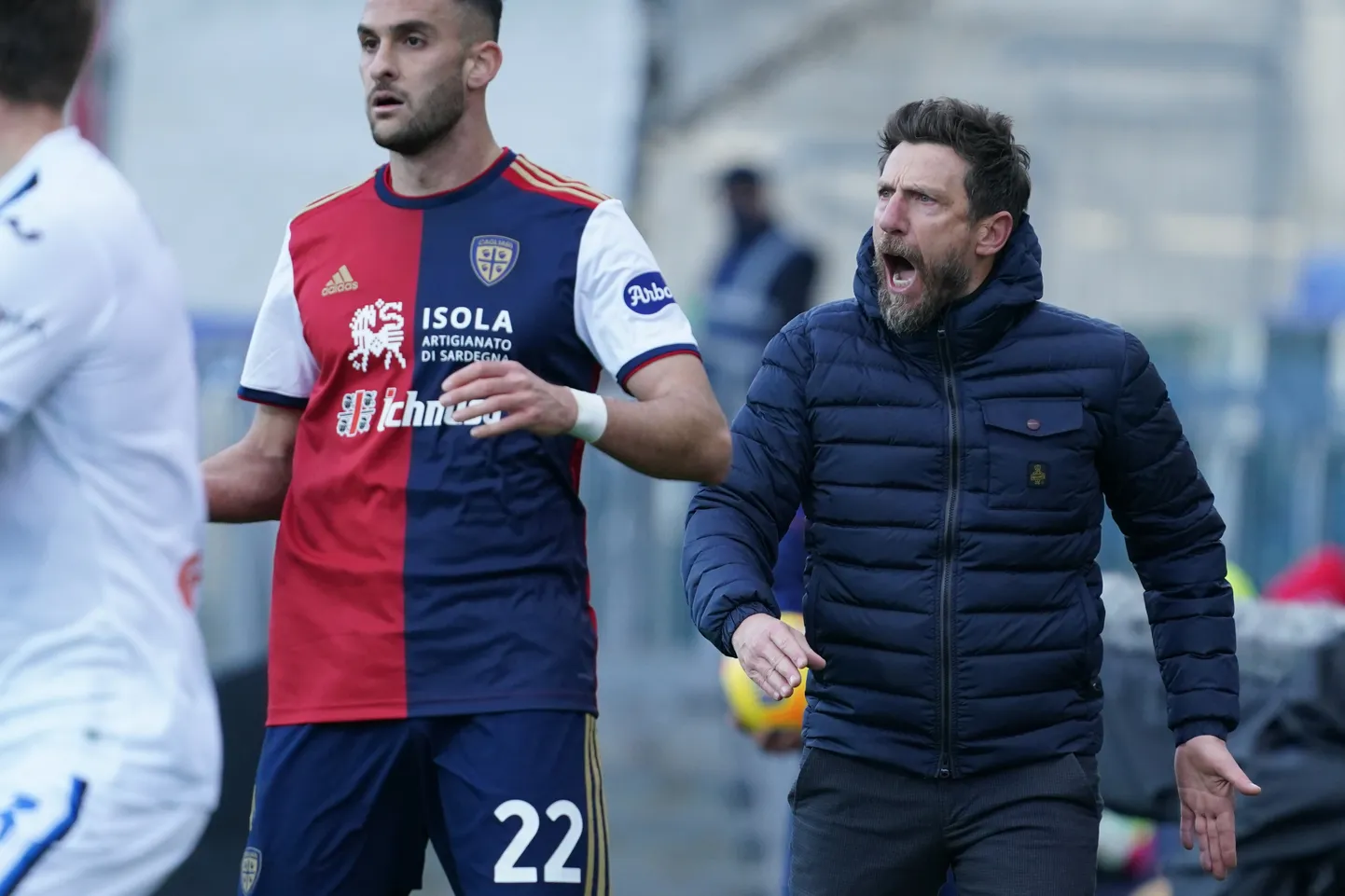 Cagliari peatreener Eusebio Di Francesco (paremal).