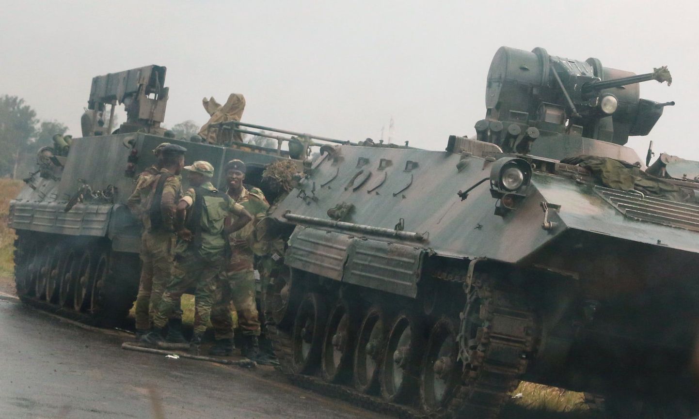 Sõdurid Harare lähedal.