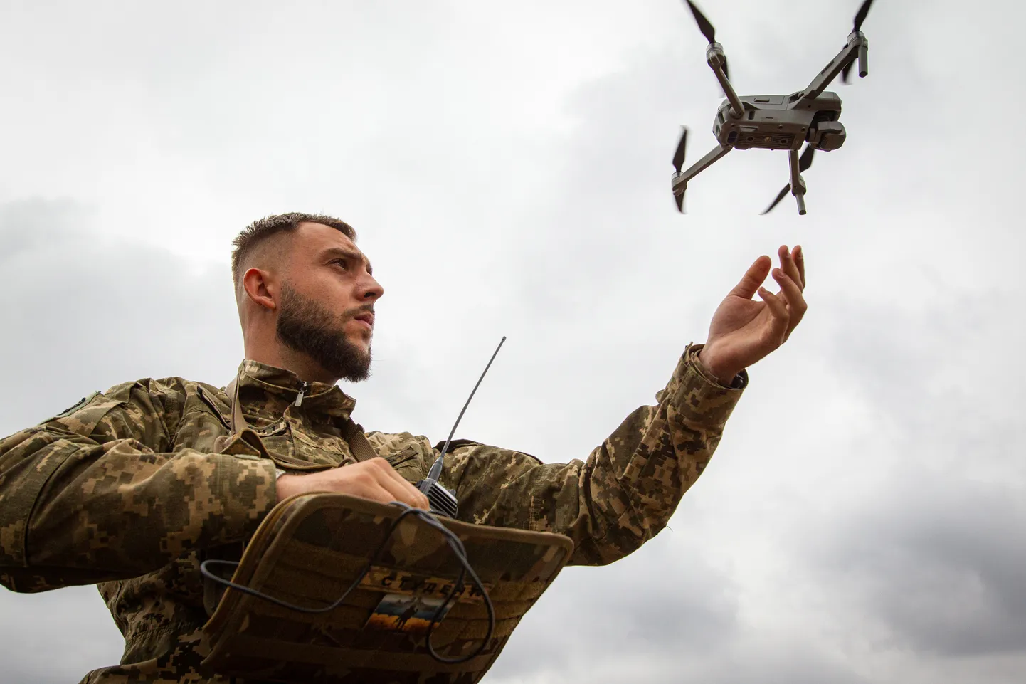 Ukraina sõdur drooniga. 20. september 2023.
