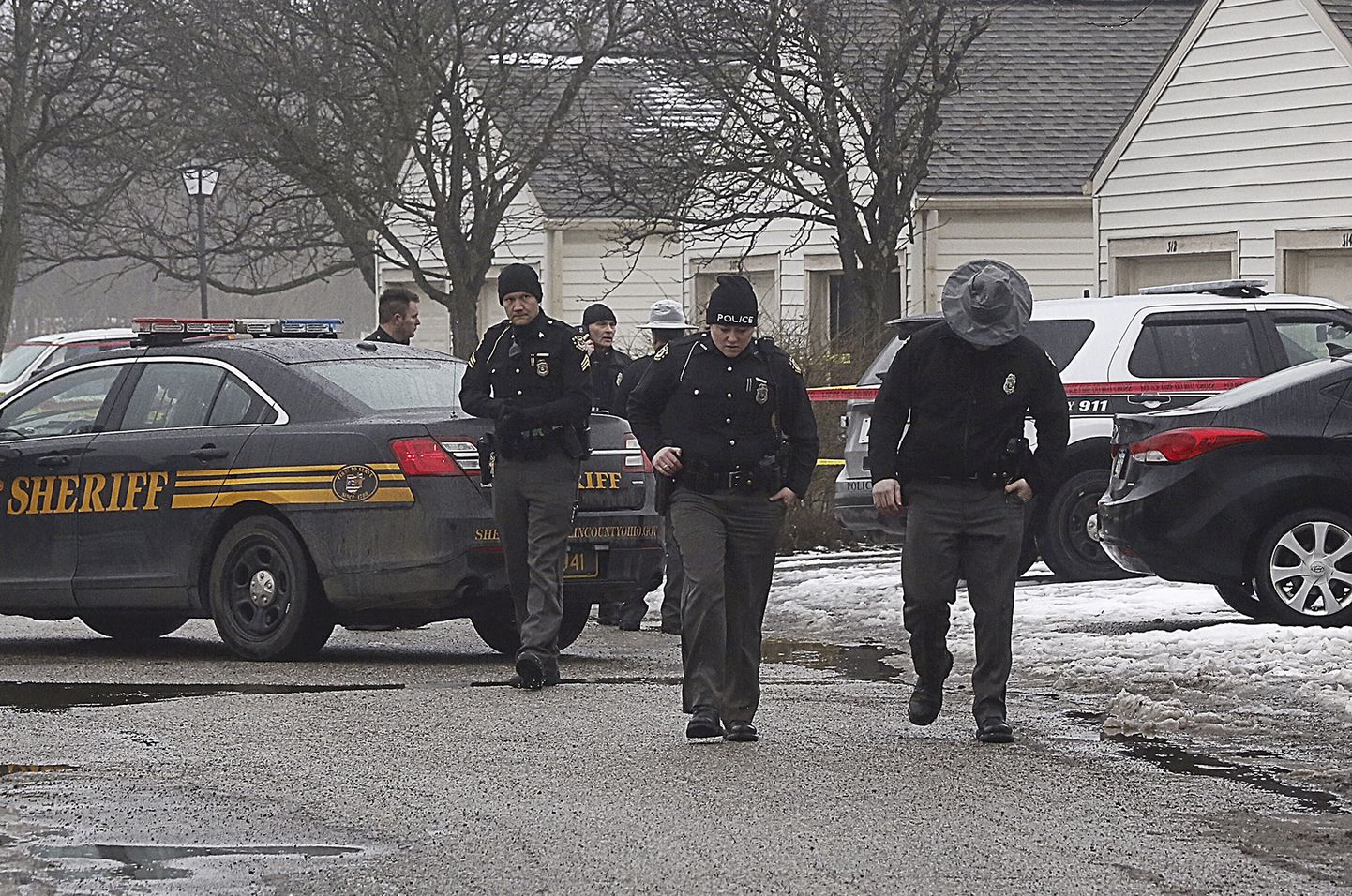 Politseinikud USA-s Ohio osariigis Westerville´is kuriteopaigal, kus lasti maha kaks politseinikku.