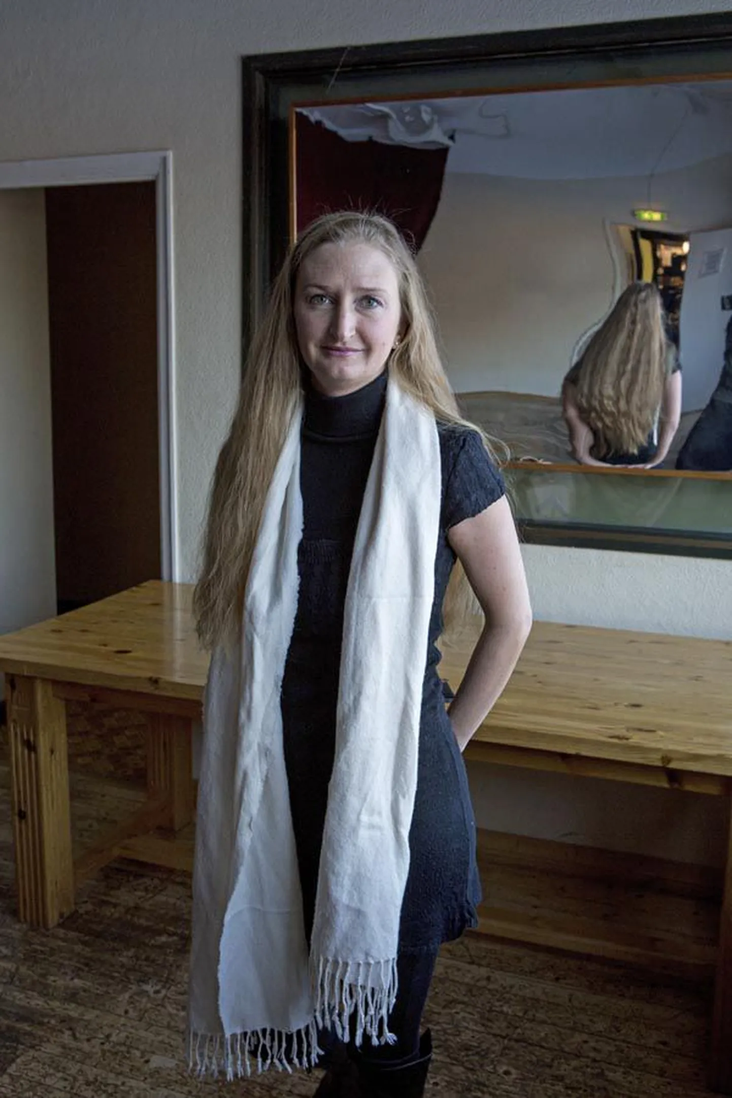 Ugala juht Kristiina Alliksaar kinnitab, et sügiseks on pilt selge ja ametis nii teatri loominguline juht kui ka  kunstnik. Järgmise hooaja repertuaari kujundamine ei ole lihtne, sest majas käib sel ajal remont.