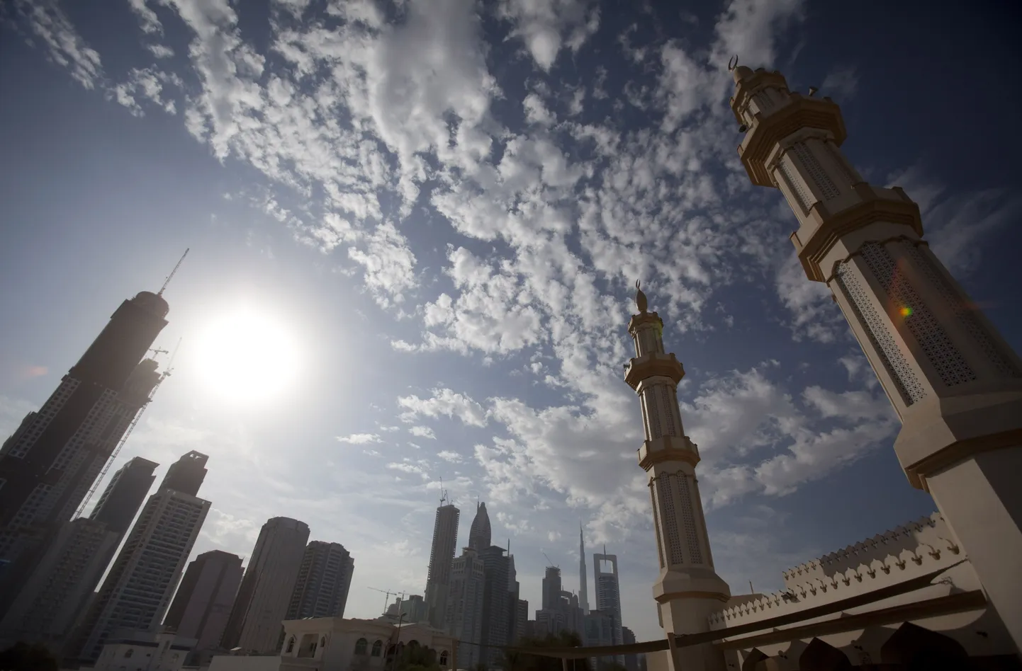 Kaks minaretti mošee juures Dubais.