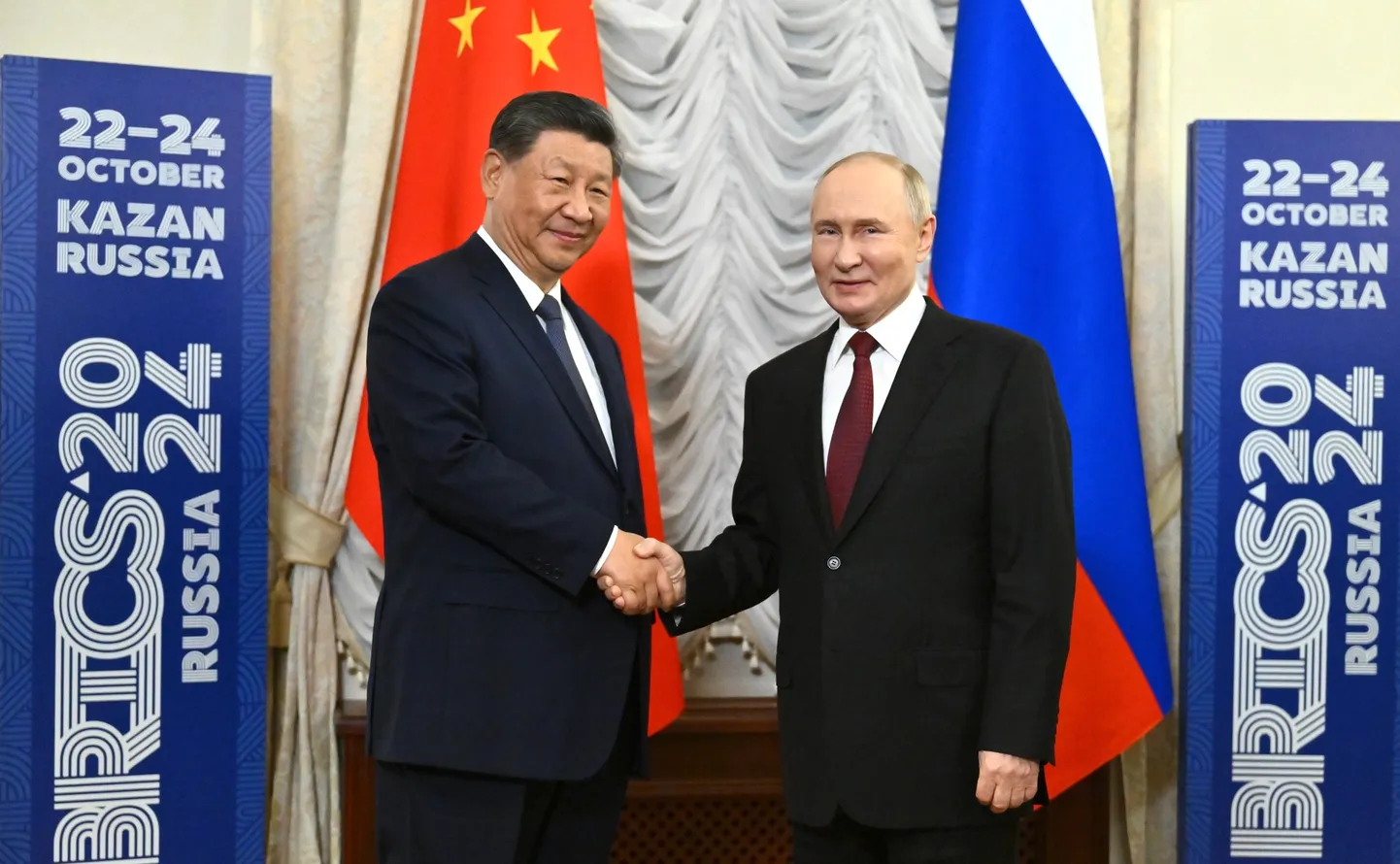 Председатель КНР Си Цзиньпин встречается с Путиным в России в октябре 2024 года, саммит БРИКС, Казань.