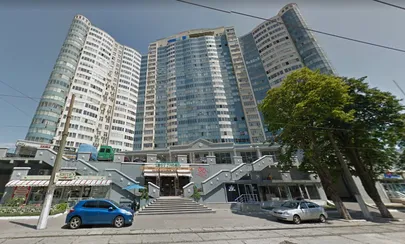 Hoone Odessas Genuezskaja tn 5, mille 21. korrusel asub eestlasi majutanud mini-hotell.
