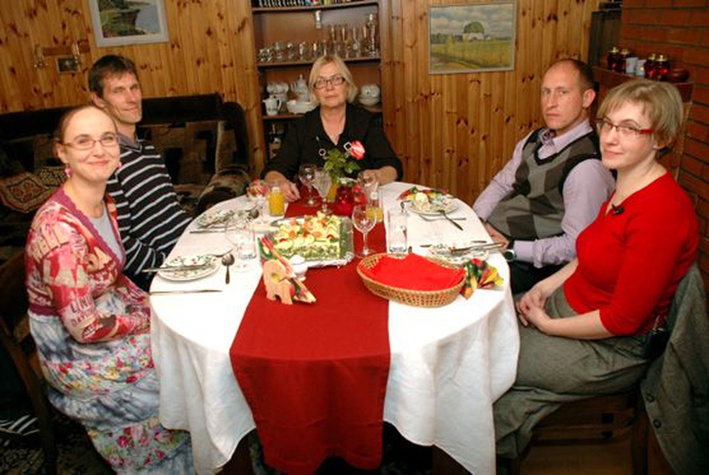 Õhtusöök viiele - Kristi, Riho, Õnne, Georg ja Maia