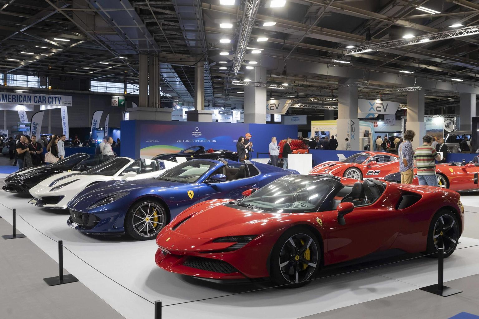 Ferrari elektrilised mudelid olid väljas ka mullusel Pariisi autonäitusel.