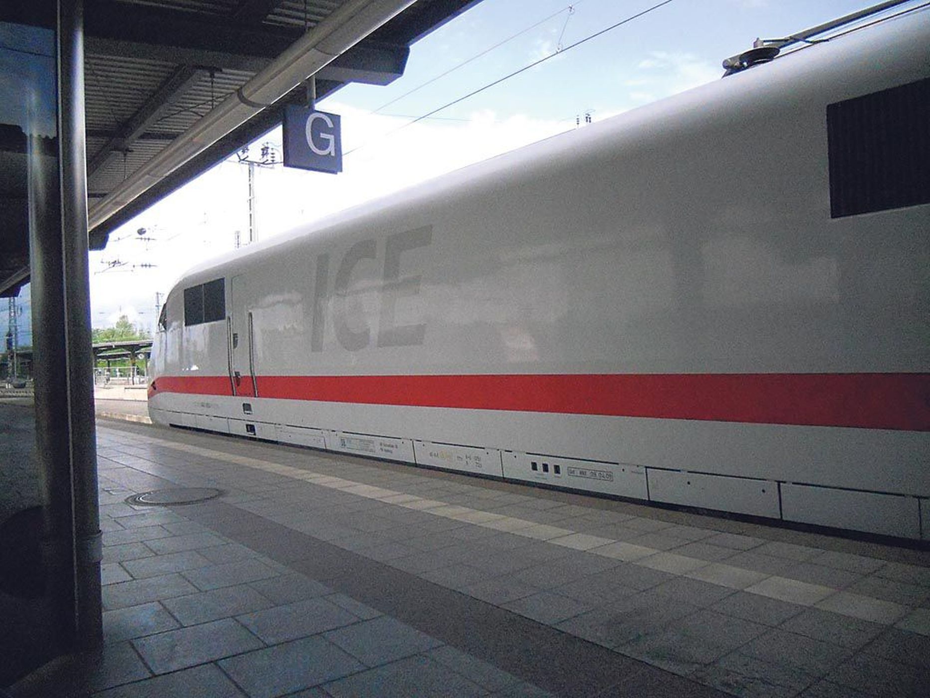 ICE kiirronge sõidab Saksamaa raudteedel viis mudelit. ICEsid nimetatakse nii Saksamaa kui Euroopa kiireimateks.
