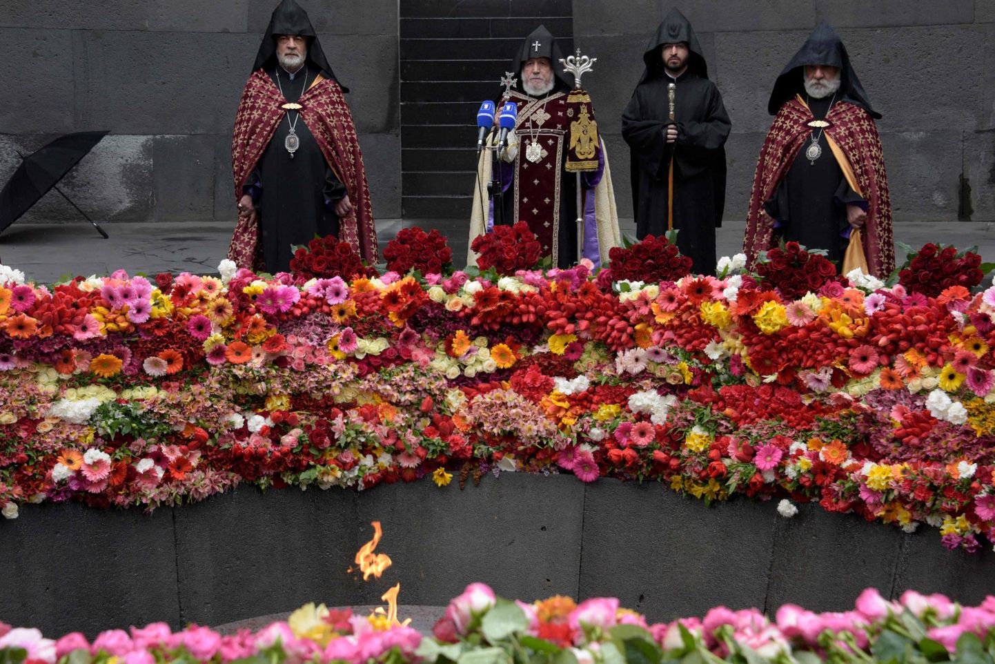 Armeenia pealinnas Jerevanis mälestatakse genotsiidis hukkunuid suurte auavaldustega.