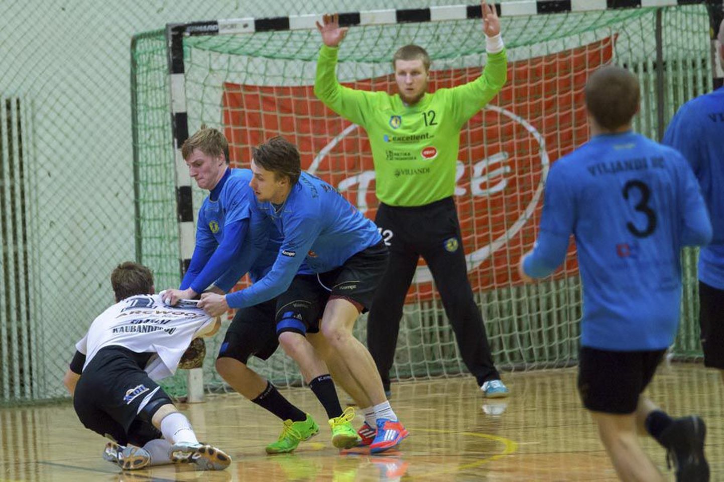 Tänavusel käsipallihooajal nii mõnegi üllatuse pakkunud Viljandi HC meeskond pidi Eesti meistrivõistluste poolfinaalis pärast kõva lahingut Põlva Servitile alla vanduma.