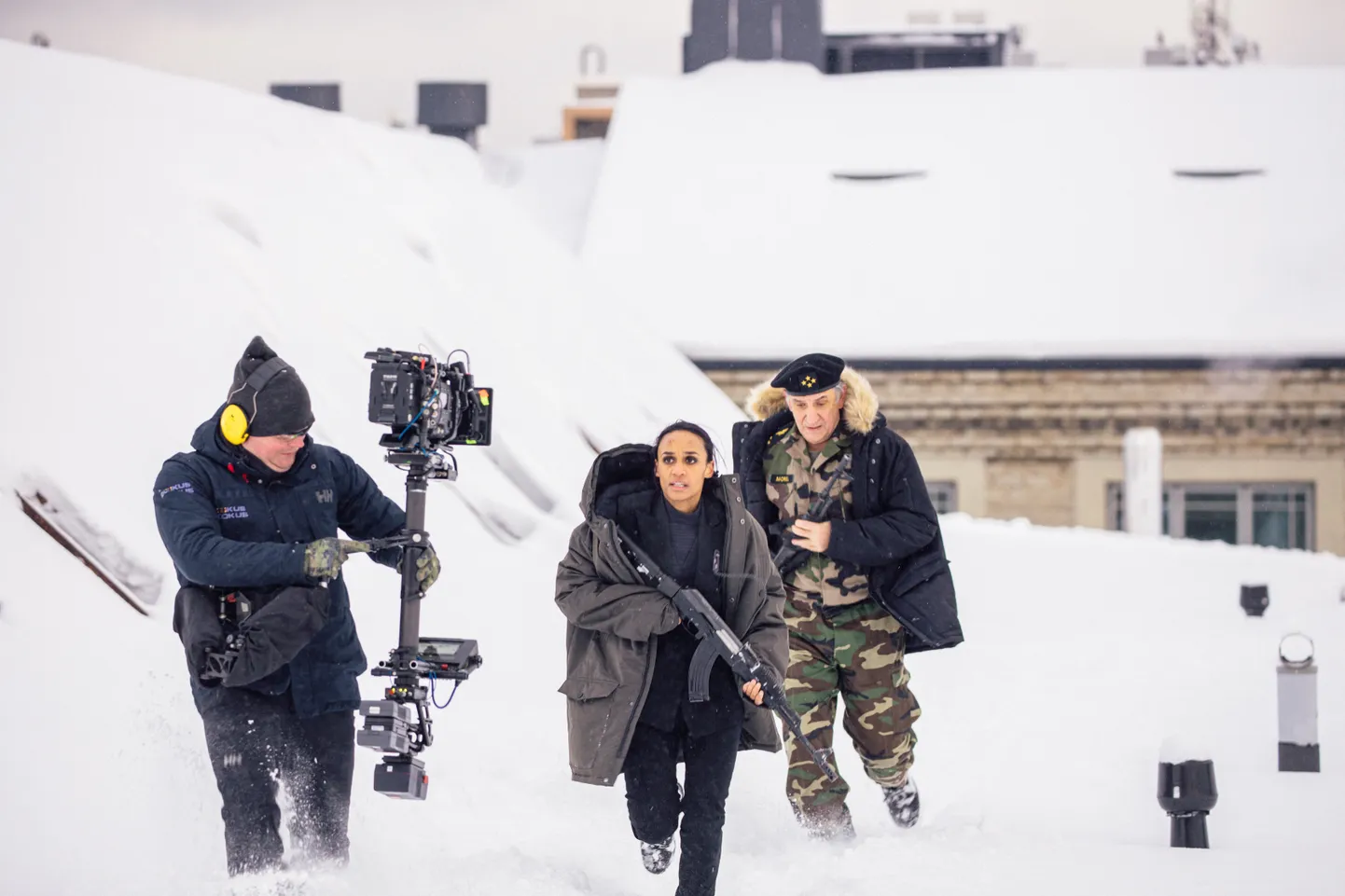 На Кренгольме съемочная группа "Omerta 6/12" снимала находящуюся в Беларуси "фабрику троллей" олигарха, на которой происходят масштабные action-сцены.