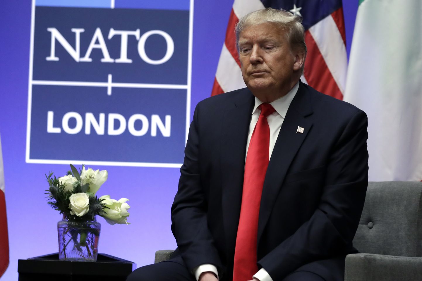 Donald Trump NATO liidrite kohtumisel.