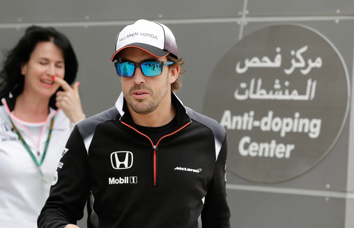 Fernando Alonso vaadati Bahreinis üle ja otsustati, et võistlema mees minna ei tohi.