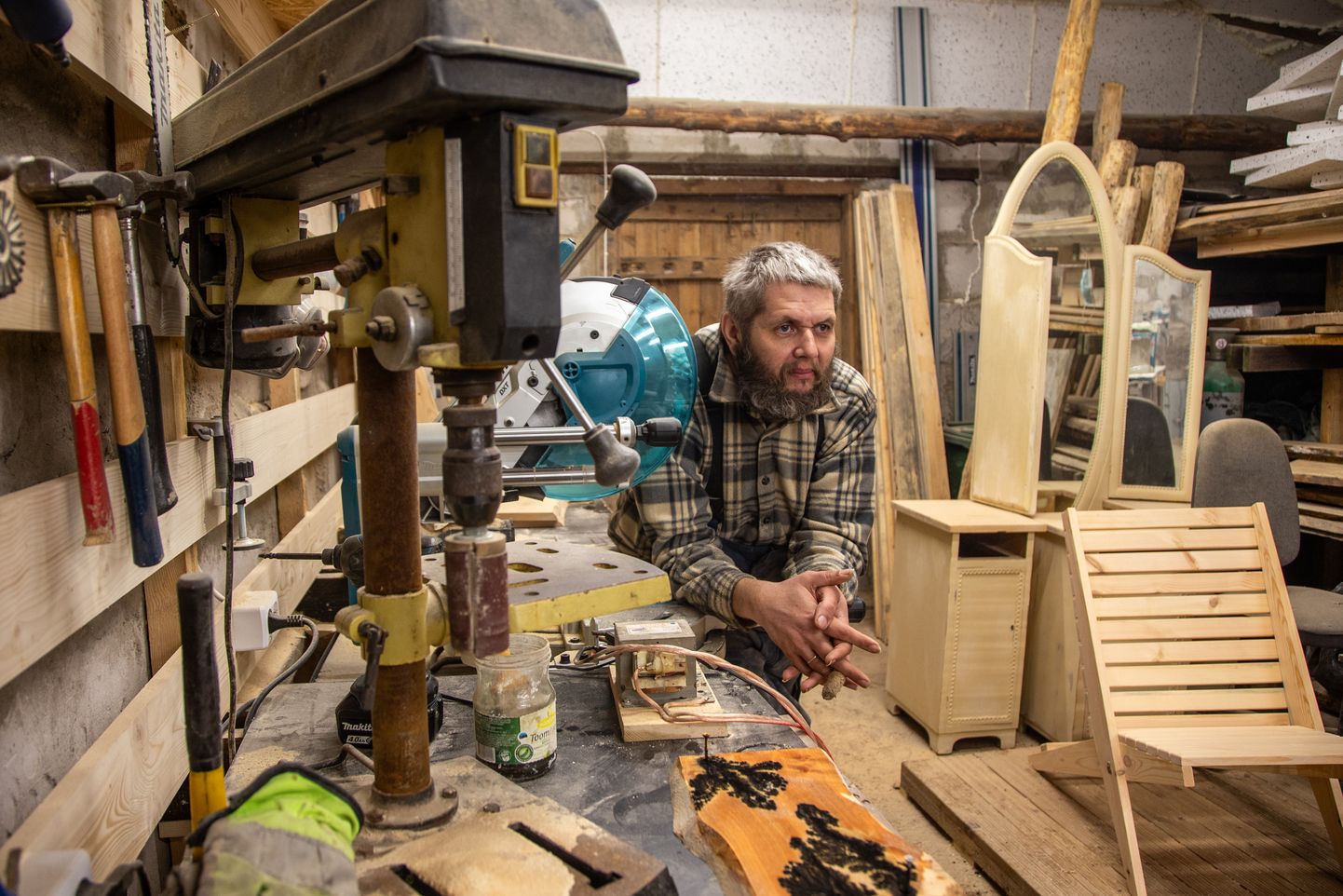 "Ma alles õpin ning avastan võimalusi, mida kõike puidust ja puiduga teha saab," ütleb Jaan Vinkler.