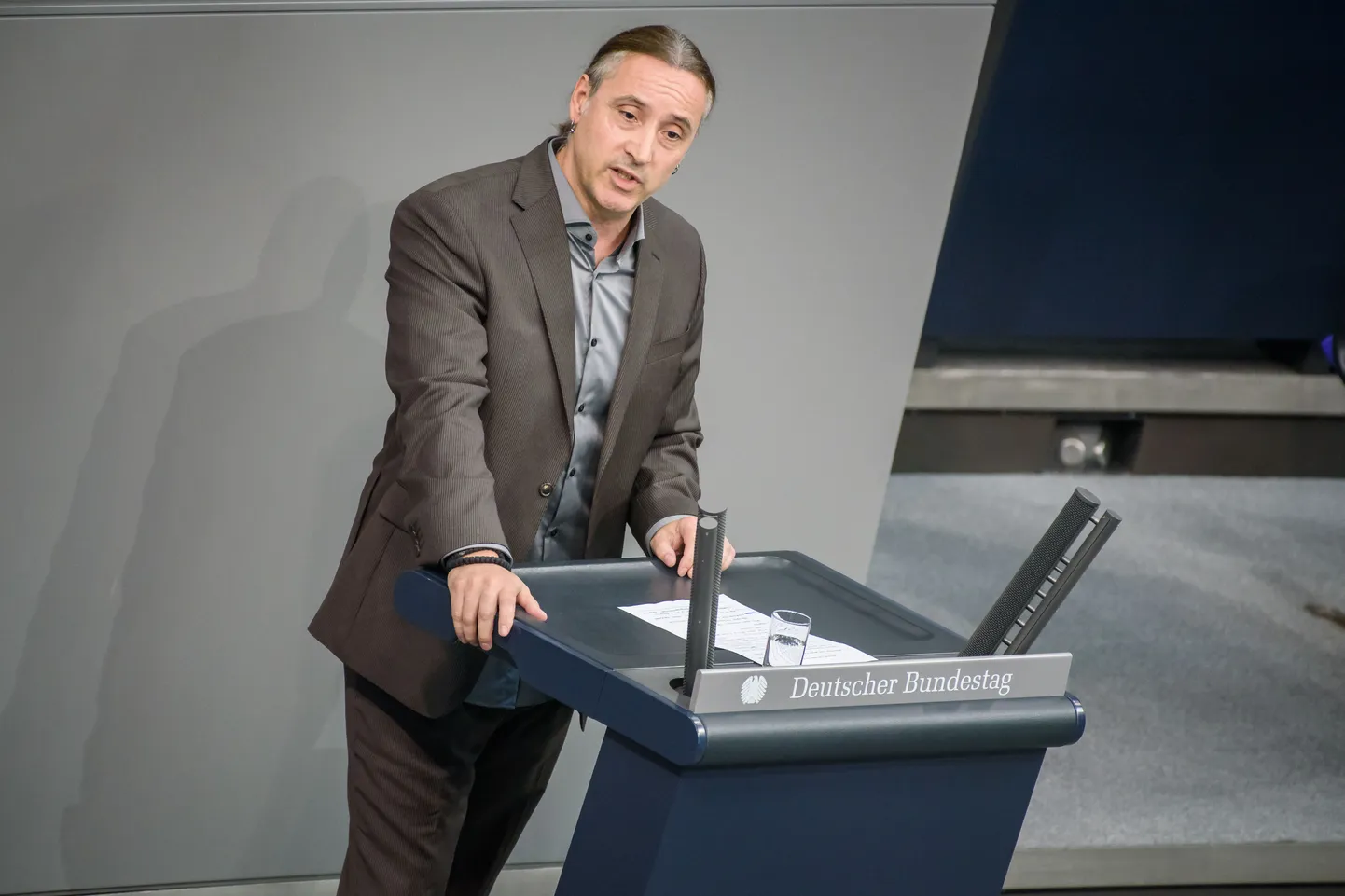 Linke rahvaesindaja Alexander Neu.