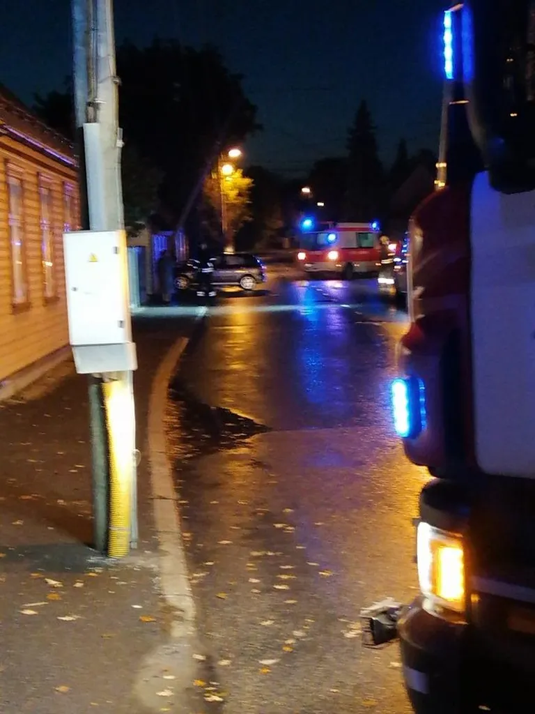 Liiklusõnnetus Pärnus Lubja ja Vana-Sauga tänava ristmikul.