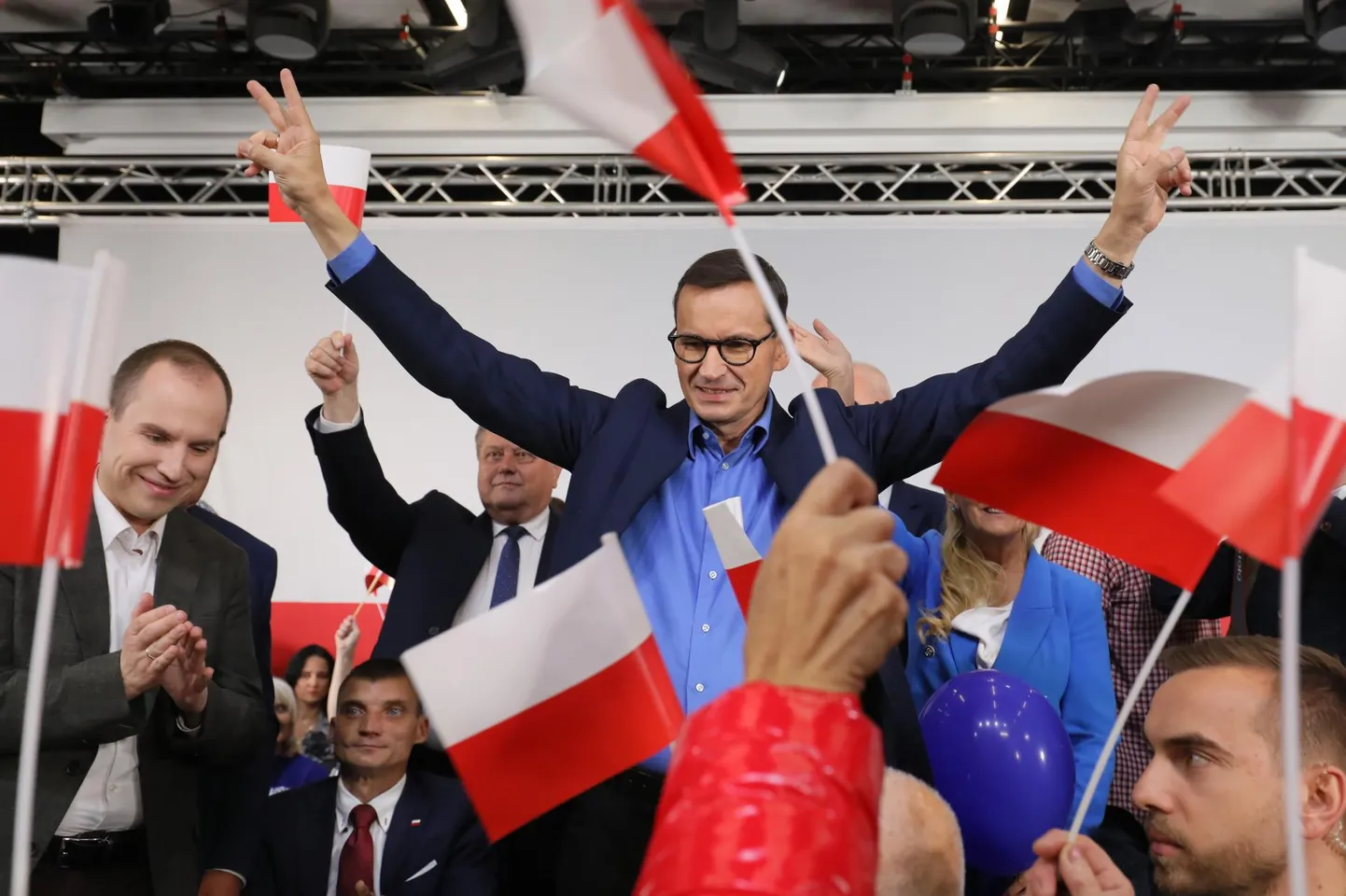 Valitseva Õiguse ja Õigluse erakonna peaminister Mateusz 
Morawiecki valimiskampaania ajal Kirde-Poolas Lomzas. Homme valivad poolakad järgnevaks neljaks aastaks parlamendi alamkoja 460 ja ülemkoja 100 saadikut.