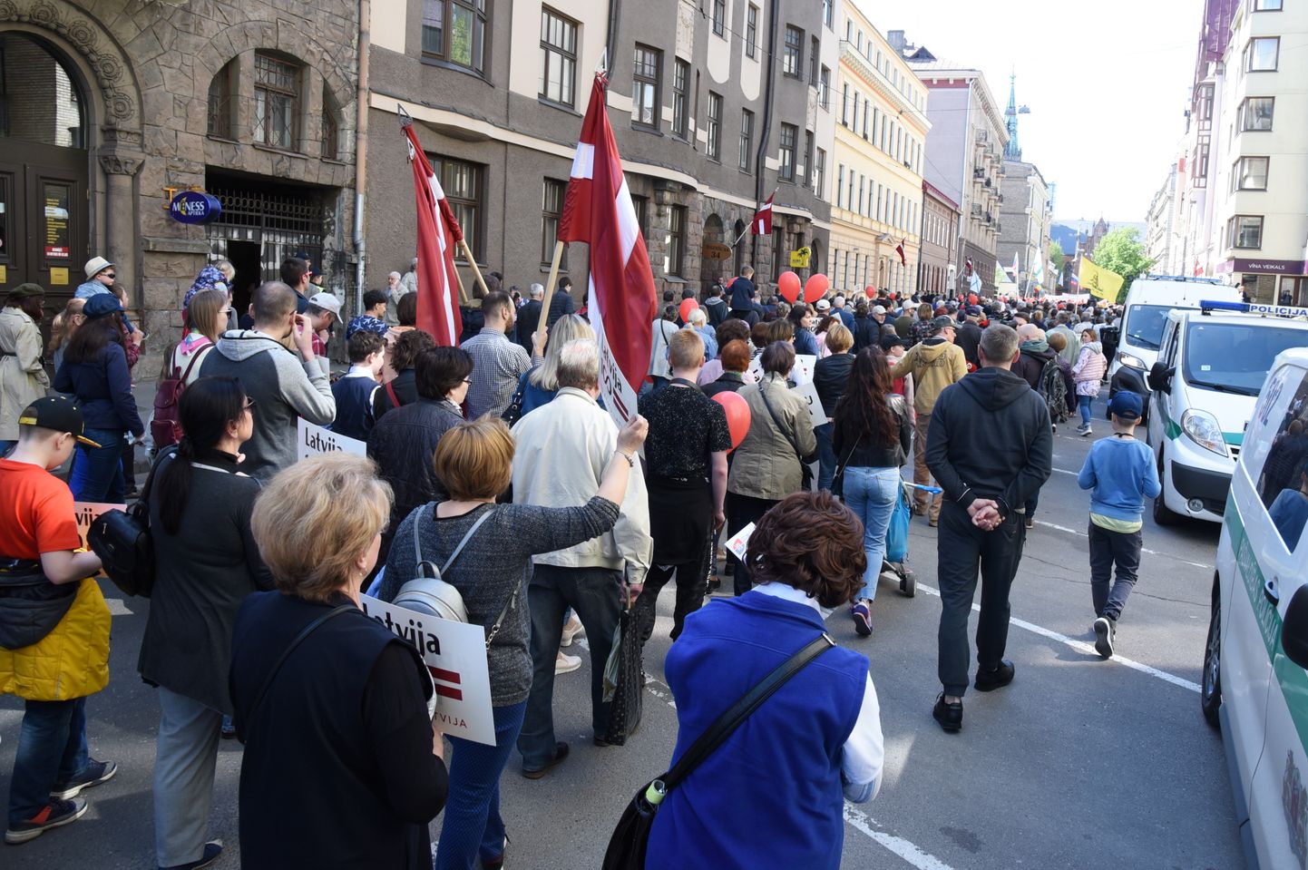 2019. gada 1. maijs. Latvijas Krievu savienība organizē protesta pasākumu, lai prasītu Latvijā nodrošināt sociālo taisnīgumu un krievu skolu pastāvēšanu Latvijā.