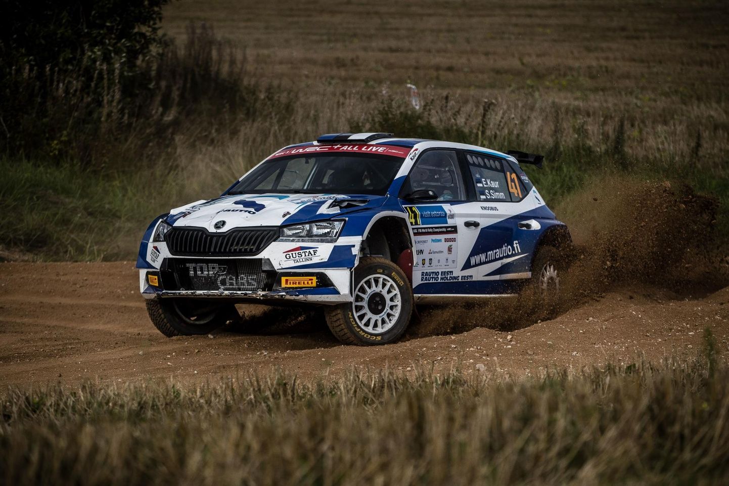 Rally Estonial WRC 3 klassis poodiumile jõudnud Egon Kaur ja Silver Simm panid rallifännide südame kiiremini põksuma.