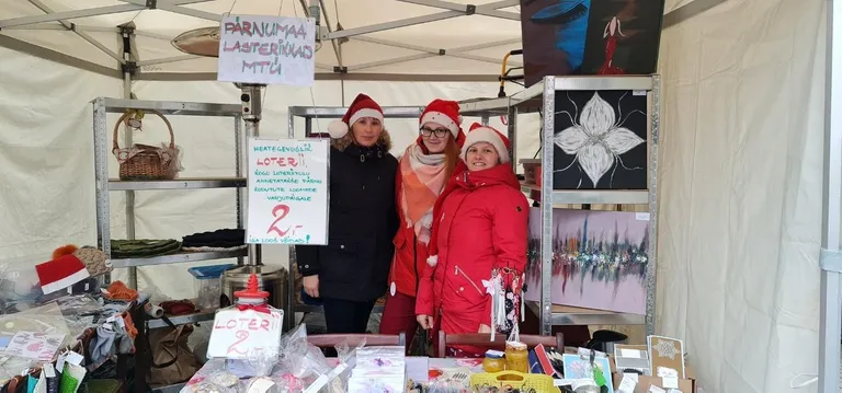 Ühingu tublid vabatahtlikud Varje Värav, Maarika Buht ja Margis Hunt on alati valmis panustama heategevusse.