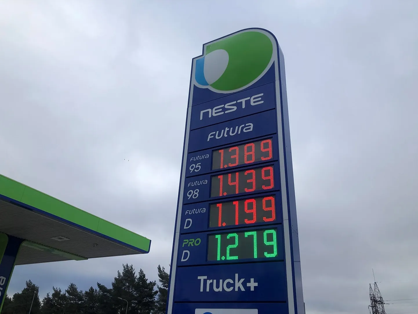 Neste tankla 7.aprillil 2021.