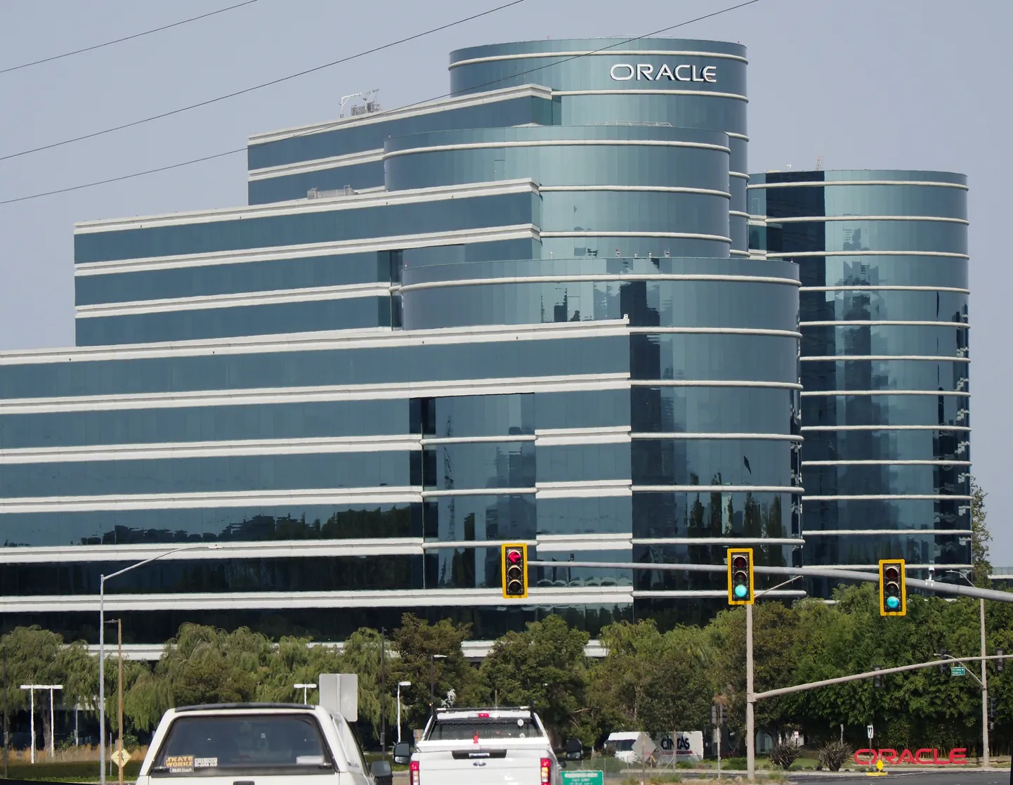 Oracle nüüd juba endine pealorter Californias.