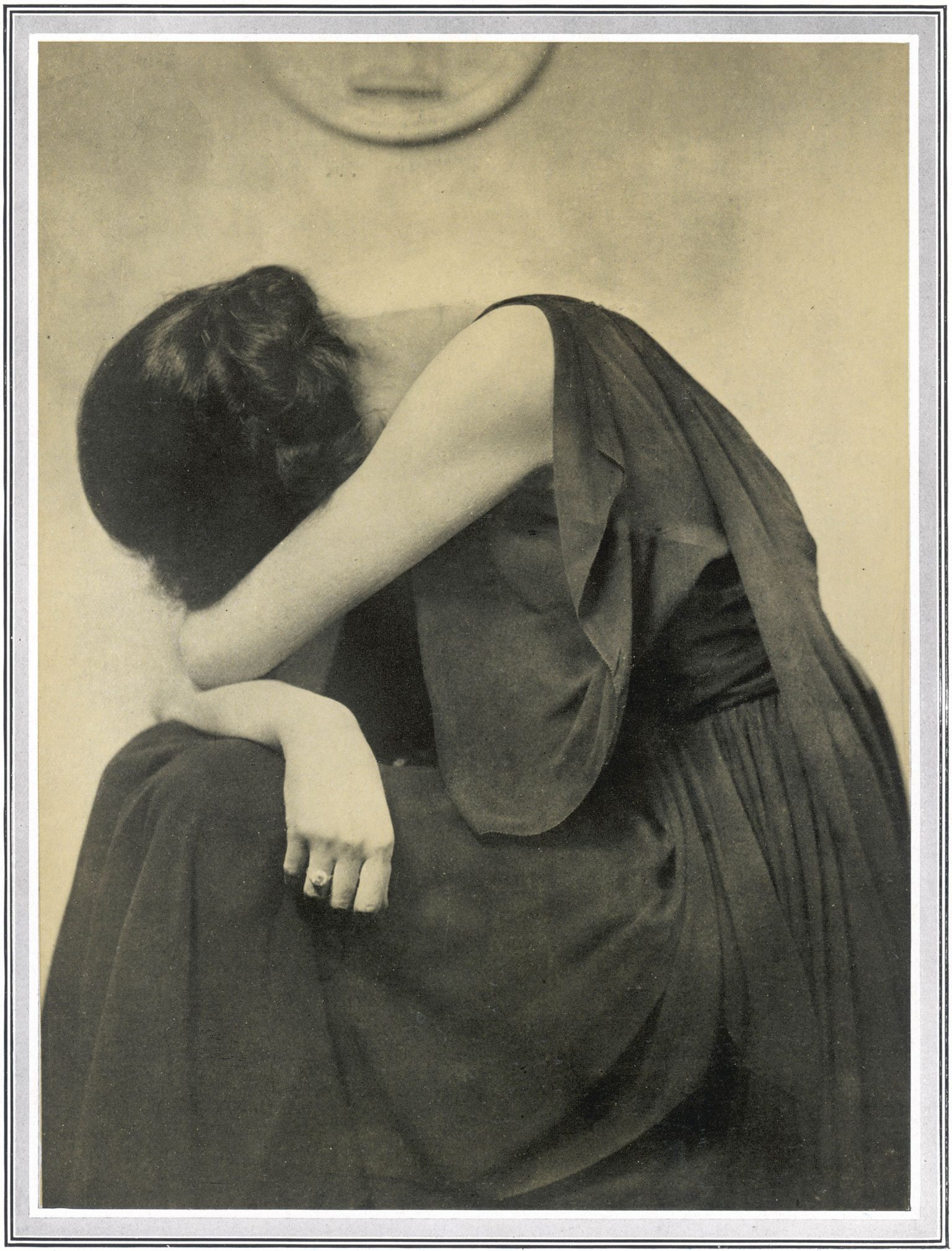 Kurb naine. Hugh Cecili foto aastast 1919.
