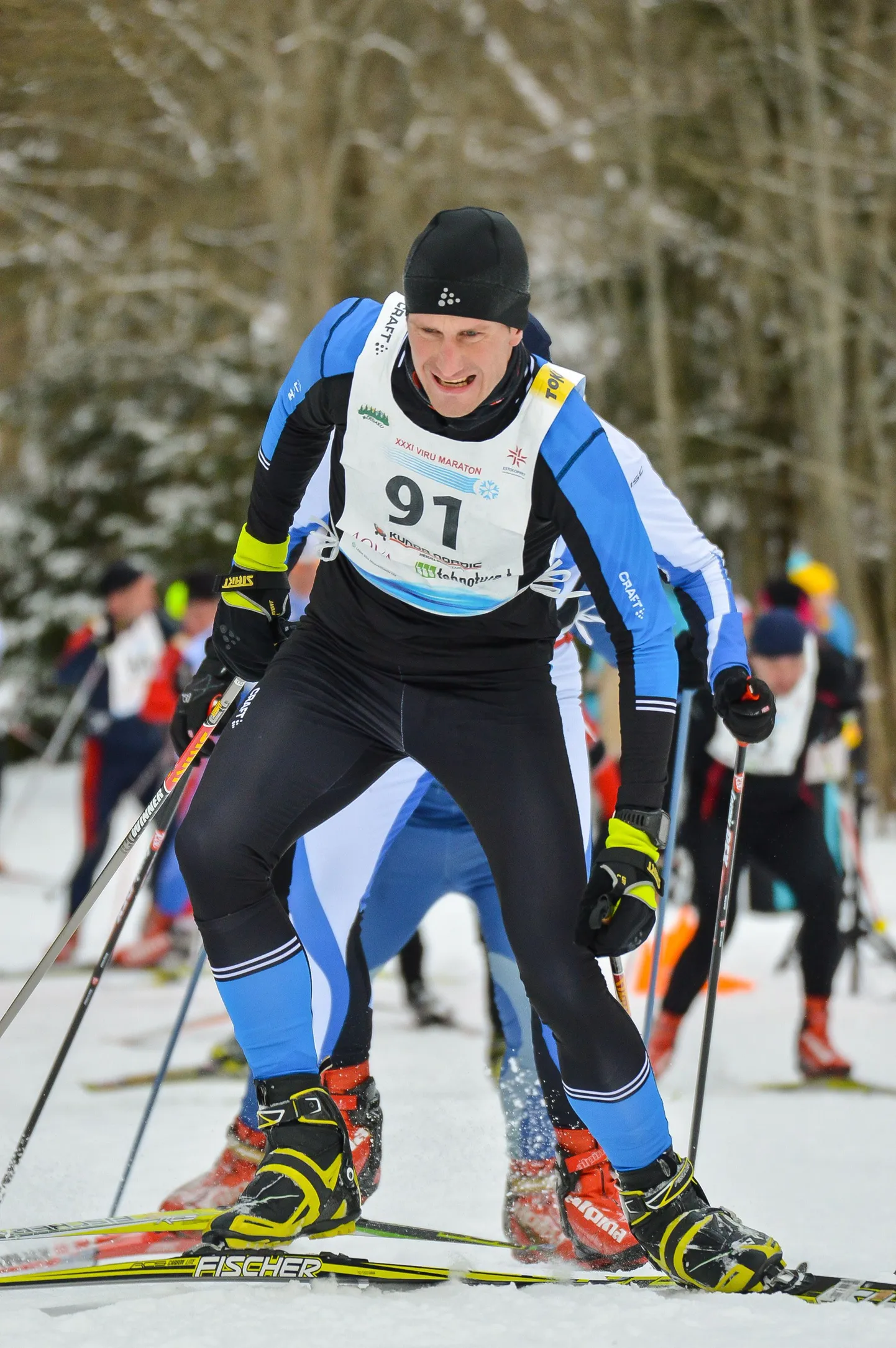 Raio Piiroja rammib Viru maratonil jõuga mäest üles. Veel jagub tal jaksu küllaga. Kuid pika sõidu lõpp tuleb siiski hirmus vaevaliselt.