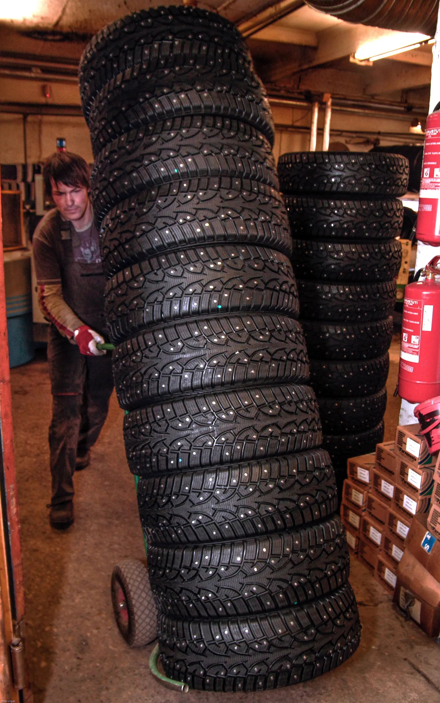 Rehvid kuuluvad ka rehvitöökoja pankroti korral autoomanikule.