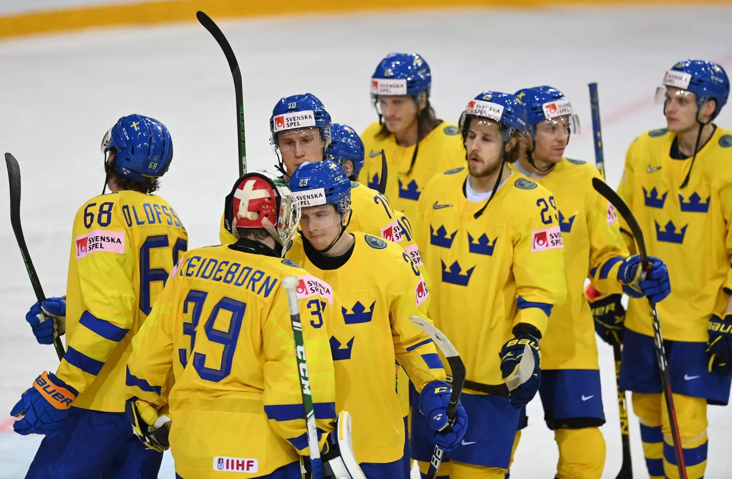 Rootsi mängijad lahkusid Riiast, pead norus.