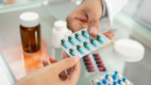 Хватает ли в Латвии лекарств? У Ассоциации свое мнение