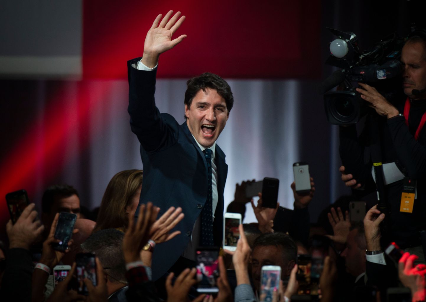 Kanada peaminister Justin Trudeau valimisvõitu tähistamas.