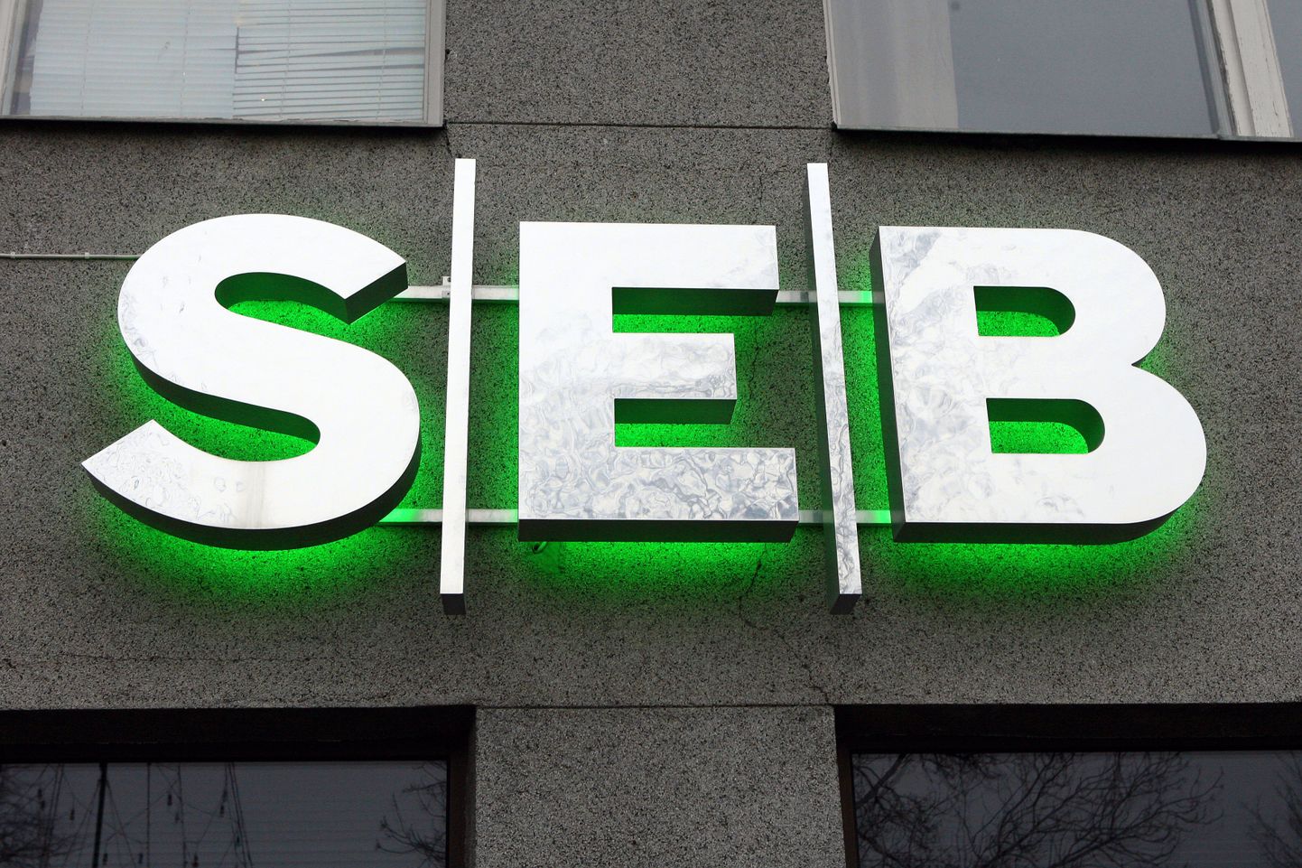 SEB logo.