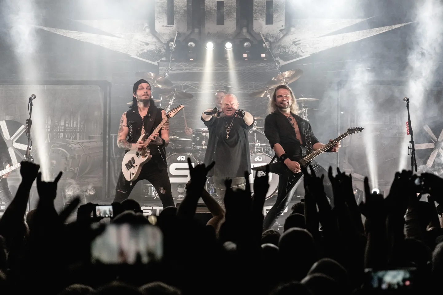 Udo Dirkschneider bändiga Tallinnas klubis Rock Cafe.
